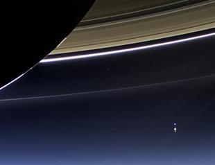 NASA releases Saturn-Earth photobomb pic