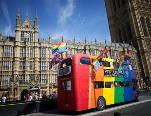 British lawmakers approve gay marriage bill