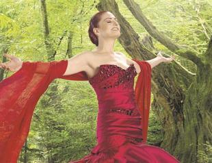 Candan Erçetin meets fans