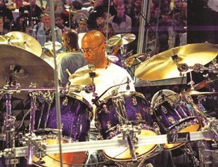 Omar Hakim meets audience in museum