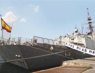 NATO’s two frigates drop anchor in Istanbul shores