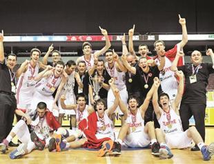 Turkish U-18 basketball team crowned European champions