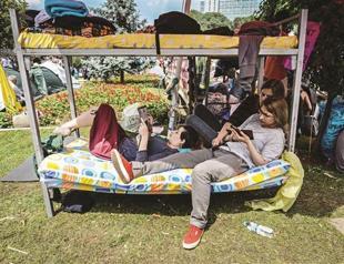 Tweet matters between Taksim-Tahrir squares