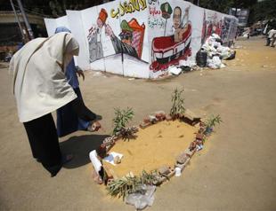 Egypt army chief calls for protests against violence