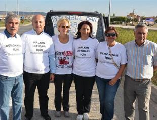 ‘Walking woman’ arrives in Ankara to hand in manifesto against election threshold
