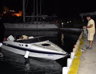 Fifteen missing after refugee boat sinks in Aegean sea