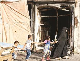 Gunmen execute 14 Shiite truck drivers in Iraq