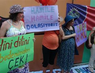 Pregnant women gather to protest Sufi thinker who urged them not to stroll in public