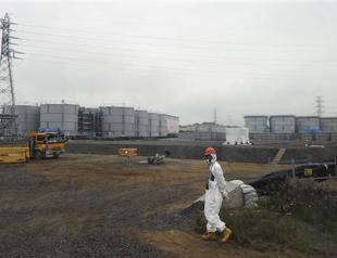 Nuke experts blast Fukushima operator over toxic water leaks