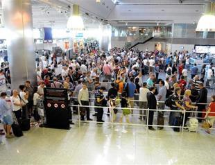 Virus attack strikes at both Istanbul airports