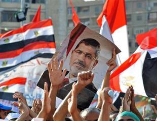 Hamas denounces Egypt over Morsi detention as clashes break out in Cairo