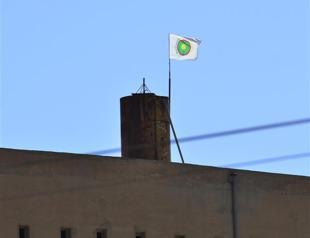 Kurdish National Council flag replaces PYD flag in Syrian town