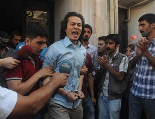 Police raid homes of Workers’ Party and TGB members ahead of Ergenekon verdict