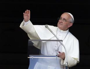 Pope steps up financial controls at Vatican