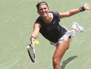 Azarenka recovers from shaky return to beat King