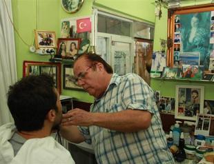 White-collar workers ‘doing something’ for shopkeepers