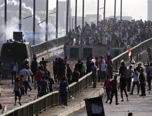 Protesters storm Cairo government building as death toll rises to 623 after Egypt bloodbath