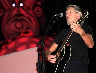 Roger Waters calls on musicians to boycott Israel