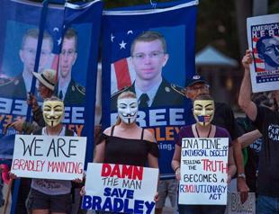 Bradley Manning says he is female and wants to live as a woman named Chelsea