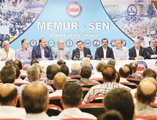 Turkish public workers’ salary rise a success, union head says