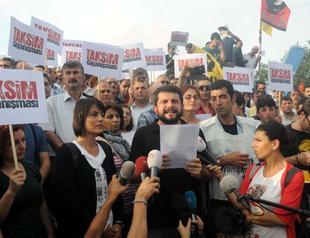 Demonstrators object to referendum idea, say they will remain in Gezi Park