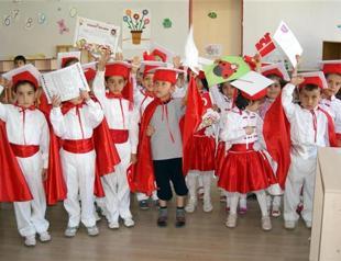 Students end school year in Turkey, receive report cards