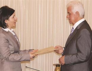 Women lost in politics: North Cyprus’s 1st female PM
