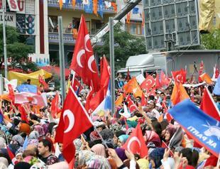 MHP slams ruling AKP over unfurling of party’s flag at rally