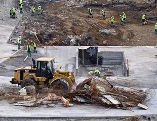 Municipality clears out Istanbuls Taksim area as clashes occur in Harbiye