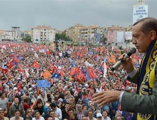 Turkish PM begins addressing ruling party supporters in Istanbul