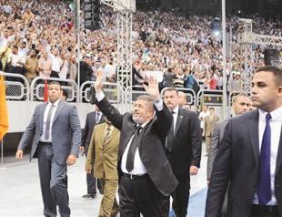 Egypt cuts Syria ties, calls for no-fly zone