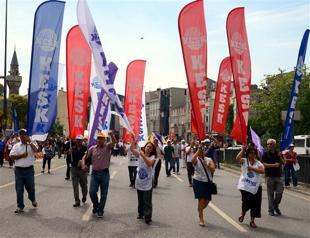 Five Turkish trade unions begin nationwide demonstrations with one-day strike