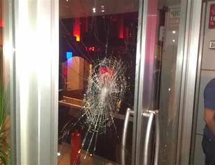 Main opposition party building in Istanbul attacked