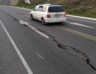 Powerful quake jolts major New Zealand cities