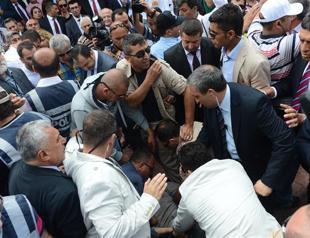 Turkish Deputy PM Bozdağ attacked by local journalist