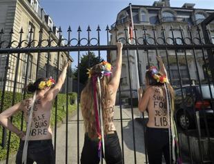 Femen says three top activists beaten in Ukraine