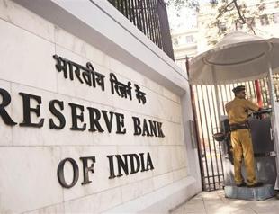 India’s rupee crisis deepens as no sign seen for remedy, investors’ exit