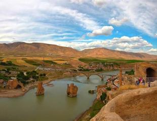 Race-against-time excavations to rescue Batmans archaeological sites from underwater fate