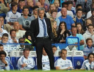 Mourinho out to spoil Moyess opening night
