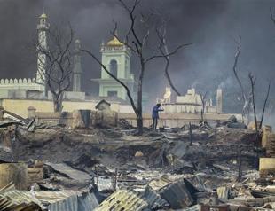 Buddhists torch homes of Myanmar Muslims