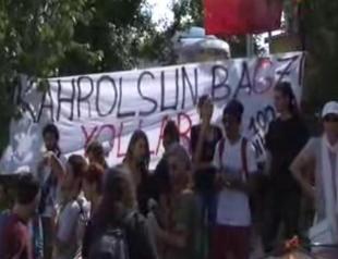 ODTÜ students in tent protest against Ankara Municipality for campus-crossing road