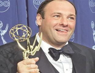 Fans gather at funeral of Gandolfini