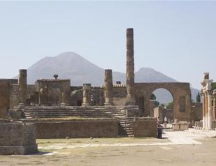 UNESCO warns Italy over ancient city of Pompeii