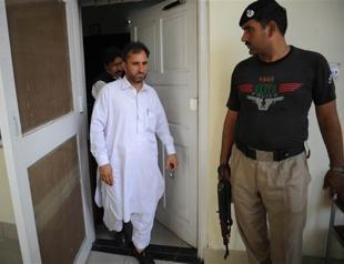 Pakistan orders retrial of doctor who helped find bin Laden