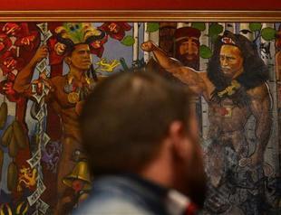 Police seize naked Putin and Obama painting ahead of G20