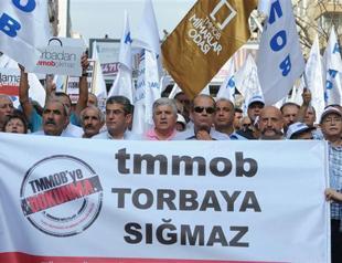 Protesters in Ankara denounce midnight bill sidelining chambers in urban planning