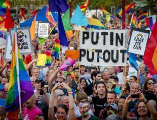 Russian lawmaker proposes banning gays from donating blood