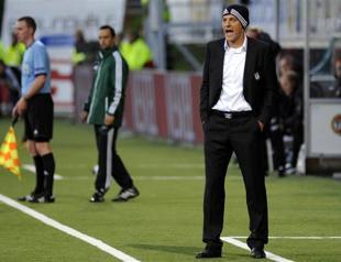 Slaven Bilic given ‘no smoking’ warning by Turkish Football Federation