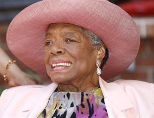 Acclaimed poet and novelist Maya Angelou to receive honorary book award