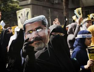Egypts Morsi faces new accusation of insulting judges